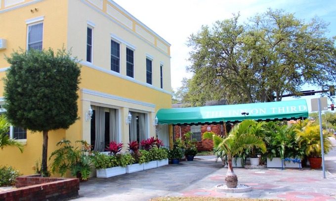Downtown St. Petersburg Hotel | Discover The Inn On Third: Family-Friendly Retreat