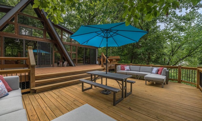 Innsbrook Ski Chalet | Discover The Innisfree Escape: Pet-Friendly & Oceanfront Retreat