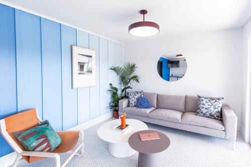 Berry Hill Hotel | Discover Family-Friendly Stays at The Iris Motel