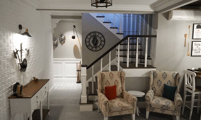 Bullawala Apartment | Discover The Iron Throne: A Loft for Game of Thrones Fans