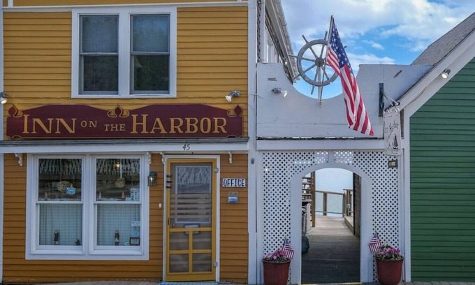 Stonington House | Historic Isaac Evans Inn with Oceanfront Views & Top Reviews