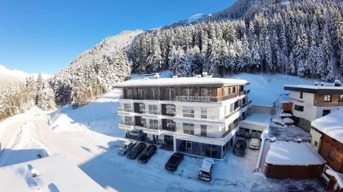 Ischgl Hotel | Experience Comfort at The Ischgl Lodge: Rated 9.5/10
