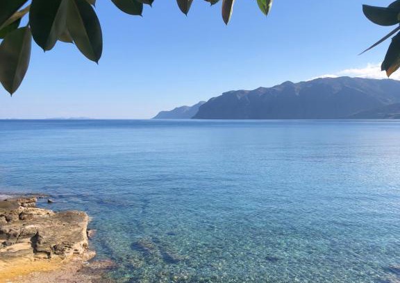 Mochlos House | Oceanfront Bliss at The Island House - 4-Star Retreat