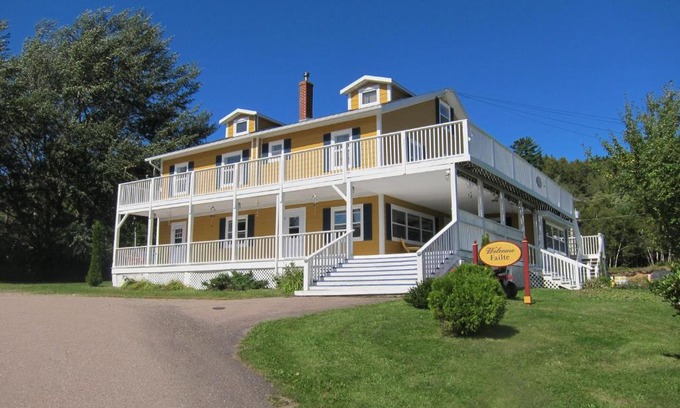 Ingonish Beach Hotel | Eco-Friendly Island Inn with Ocean Views and Breakfast