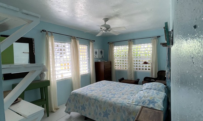 Florida House | Experience Island Bliss: Relax by the Pool and Beaches