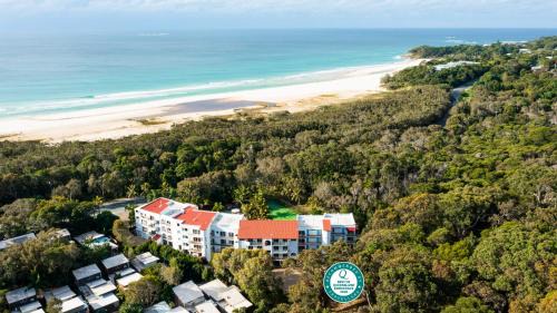 Point Lookout Resort | Discover Comfort at The Islander with a Pool for Families