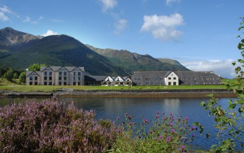 West Laroch Hotel | Discover The Isles of Glencoe Hotel: Pet-Friendly Retreat