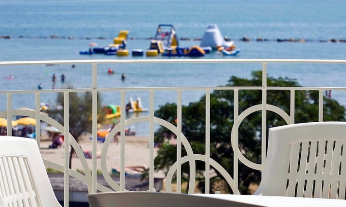 Villa Rosa Apartment | Oceanfront "Bellavista sul mare" Apartment with Pool