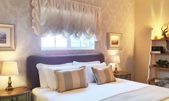 Somerset West Bed & Breakfast | Experience The Ivy Cottage B&B at Villa Adalbert - 10/10 Rated!