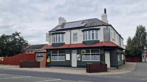 Stockton-on-Tees Bed & Breakfast | Explore The Ivy Tree: Family-Friendly Stay with Dining