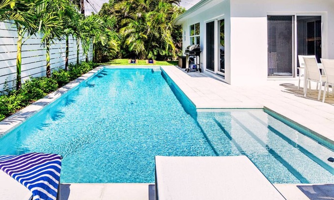 Southside House | Experience Oceanfront Bliss at The Jade - WPB Summer Escape