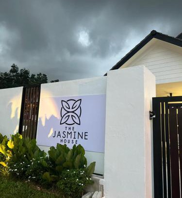 Kajang Villa | The Jasmine House Desa Putra w Private Pool 5 min Putrajaya