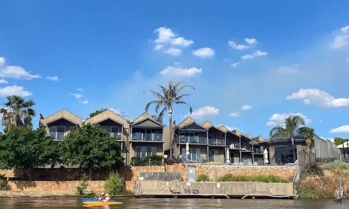 Nagambie Apartment | Relax at The Jetty Unit 15 with Pool and Breakfast