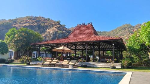 Tukad Mungga Cabin | Relax at The Joglo By The Beach in Beautiful Pemuteran
