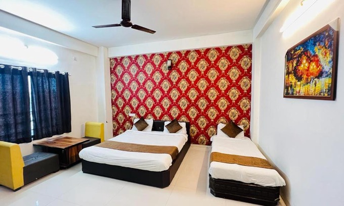 Rau Hotel | Pet-Friendly Escape at The Jordan Palace with Breakfast