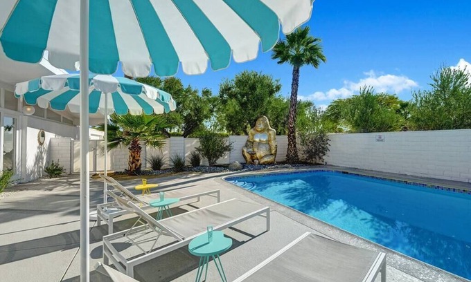 Palm Springs House | Experience The Jungalow in Palm Springs: Pool & Spa Oasis