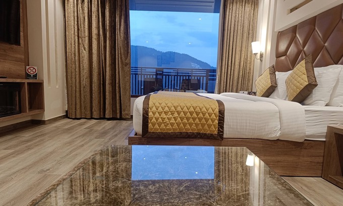 Shimla Hotel | Experience The Jungle Mountain Retreat: Family-Friendly Escape