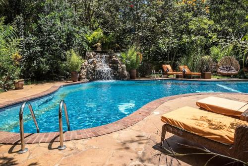 Karen Apartment | The Jungle Oasis with heated pool