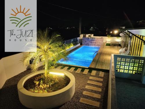 Kampung Kepong Villa | The Juzi House - private pool homestay