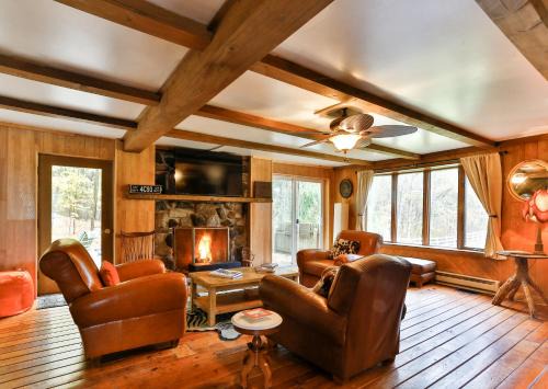 Catskill House | Experience Comfort at The Kaaterskill: Pet Friendly & Hot Tub