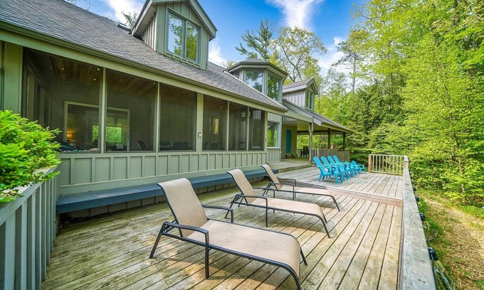 Grand Bend House | The Kayak Cottage: Nature Retreat by River and Beach