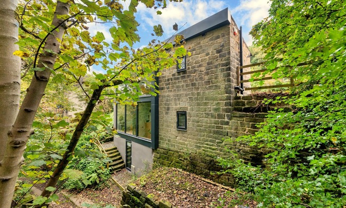 Cragg Vale Ski Chalet | Discover The Keep at Hebden Beck - Pet Friendly Getaway