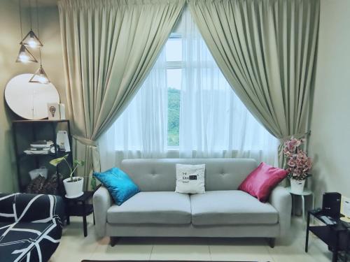 Sepang House | Discover The Khailily's Guest: Family-Friendly Retreat