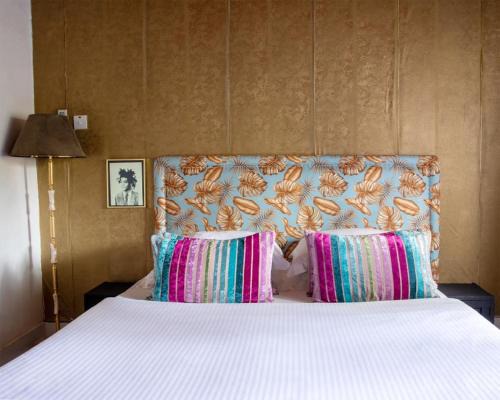 Moshi Bed & Breakfast | Discover Killi Villa: Poolside Retreat for Families