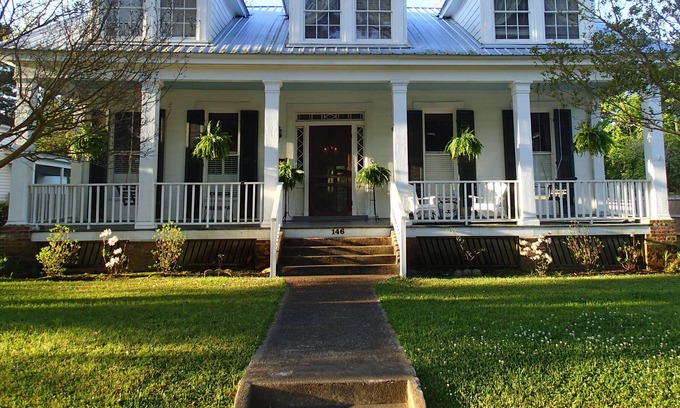 Canton House | Historic Southern Escape at The Killis Walton Home, 1834