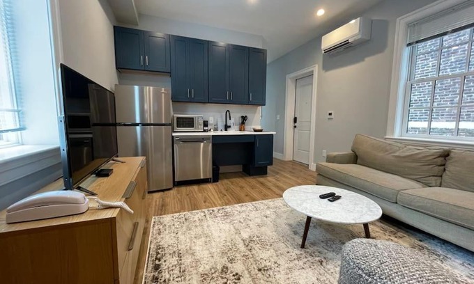 Old Town Alexandria Apartment | Delightful Apartments in VA, USA - Rated 9/10 by Guests