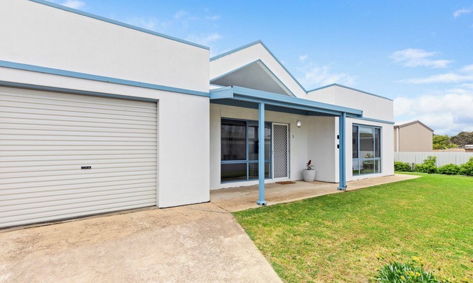 Waterhouse House | Family-Friendly Retreat at The Kingfisher, Steps from Main Street