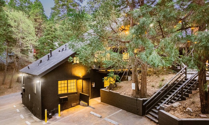 Lake Arrowhead Cabin | Top-Rated Kingsley Hotel: Family-Friendly with Breakfast