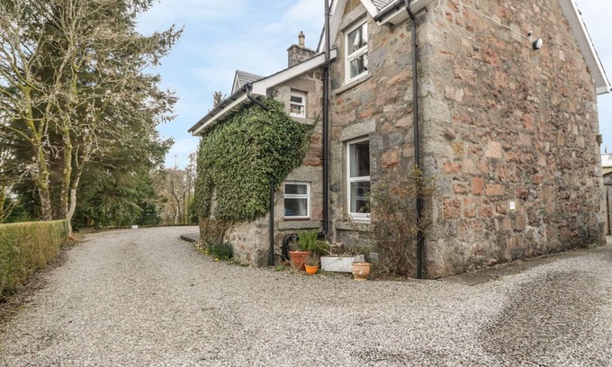 Taynuilt Apartment | Dog-Friendly Getaway at The Knowe Upper in Taynuilt