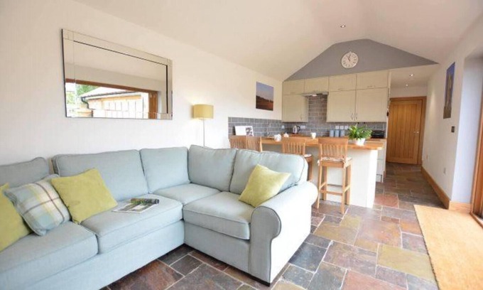 Sudbourne Cottage | Guest Rated 10/10: The Knox - Cozy Two Bed Cottage