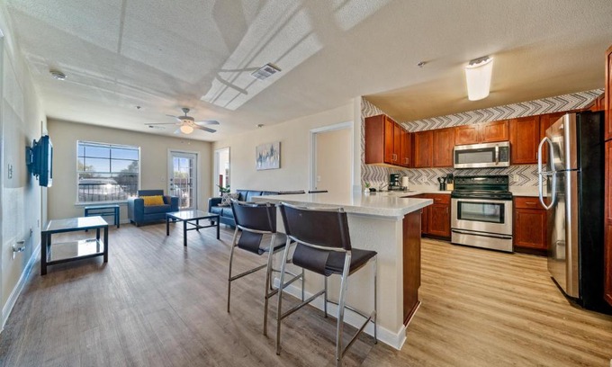 Bay Area Apartment | Guest Favorite: The Kristi 432 with Family-Friendly Amenities
