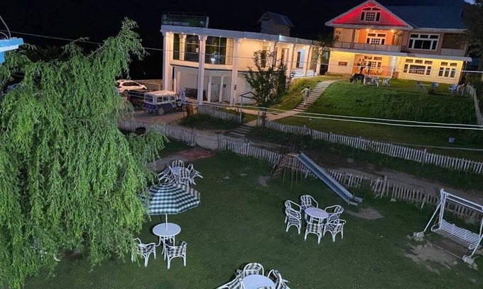 Shogran Hotel | Experience The Kylix Resort & Restaurant in Shogran