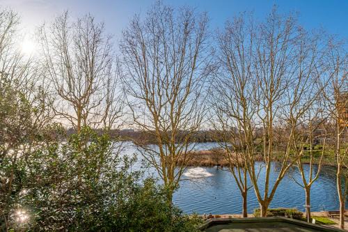Front de Lac Apartment | Stylish Retreat at The Design Lake - Duke Housing