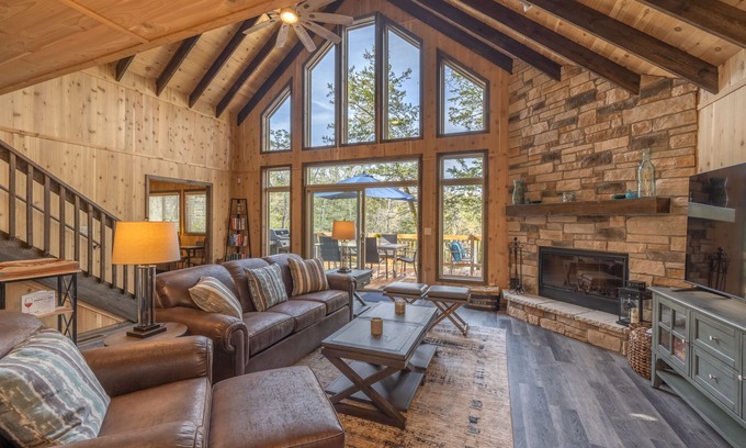 Innsbrook Ski Chalet | Experience Lake Frieden Chalet: 10/10 Guest Rated Retreat