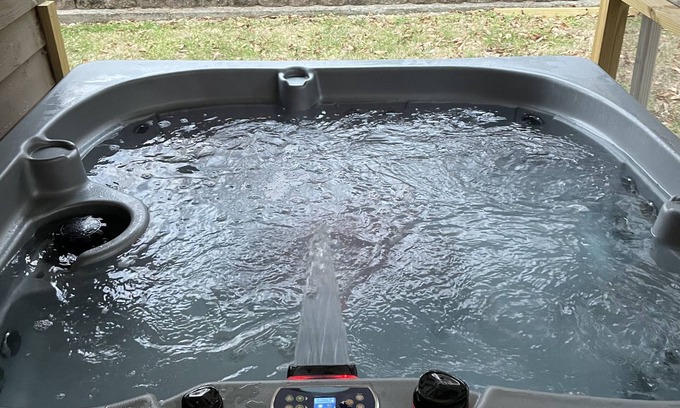 Albany House | Relax at The Lake House on Dale Hollow with Hot Tub & Pool