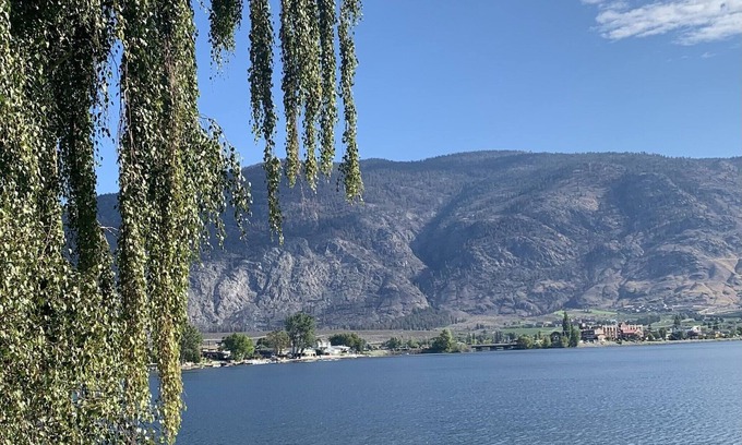 Okanagan-Similkameen House | Delightful Lakefront Getaway with Family-Friendly Amenities