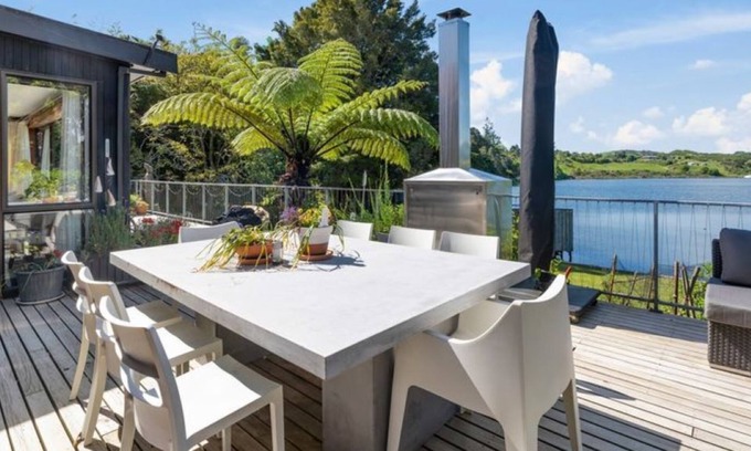 Okere Falls House | The Lakes Edge, Luxury Lake Front House, Lake Rotoiti, Rotorua