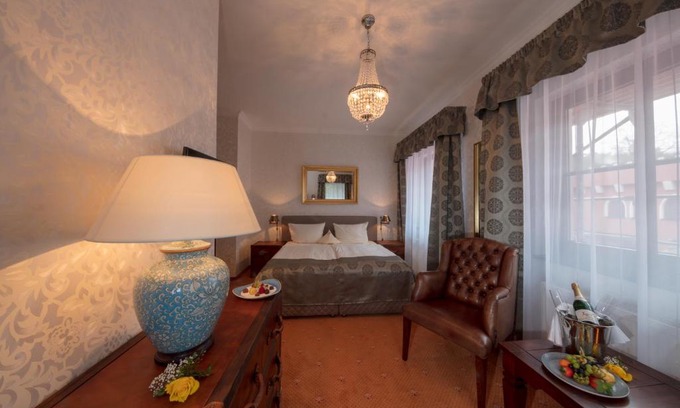 Gartenstadt Hotel | Relaxing Retreat at The Lakeside - Burghotel zu Strausberg