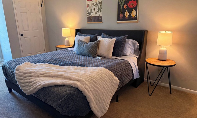 Belden Hotel | Serene Lakeview Suite with Spa and Stunning Deck Retreat