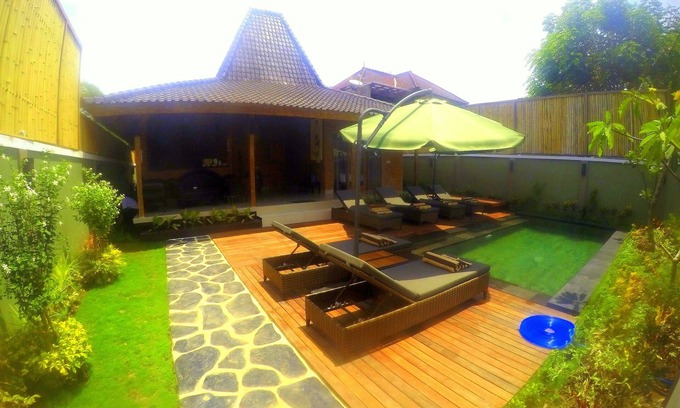 Gili Trawangan Villa | Elegant Lakshmi Three Bedroom Villa with Private Pool