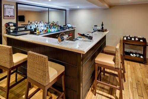 Khajuraho Hotel | Enjoy Ocean View Bliss at The Lalit Temple View Hotel