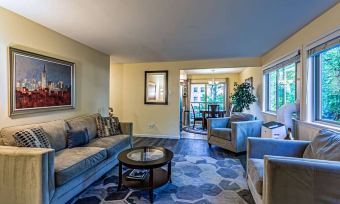 North End Condo | Experience The Lanai: Top-Rated Stay with Large Balcony