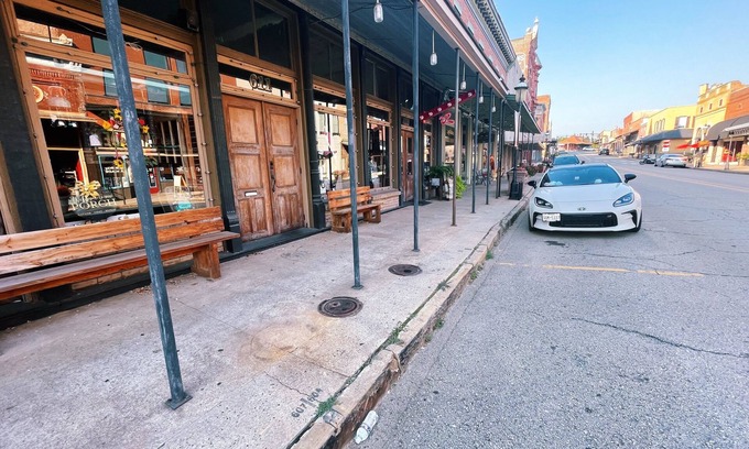 Van Buren Apartment | The Landing at Main Street Suites: Cozy apartment in downtown Van Buren, AR