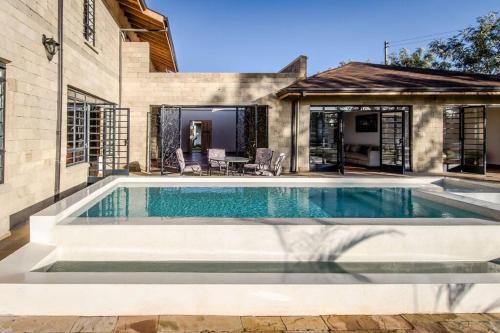 Nanyuki House | Discover The Landing Nanyuki Country Homes: 4-Star Retreat