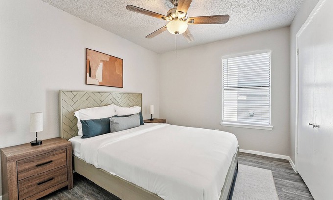 North Arlington Apartment | The Landry 368 | Spacious and Cozy 2 Bedroom 2bth