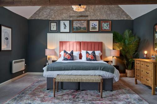 Lower Langford Hotel | Experience The Langford Inn: Pet-Friendly with Breakfast